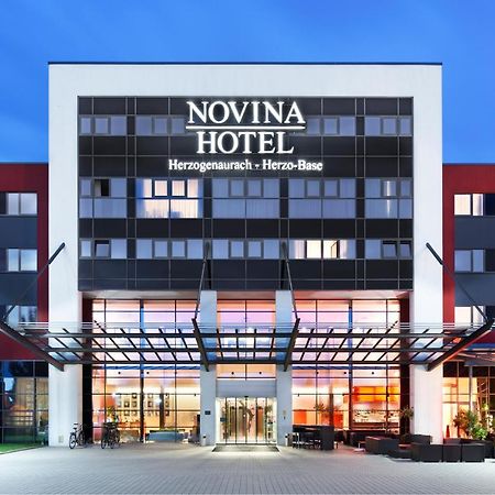 Novina Hotel Herzogenaurach Herzo-Base Екстериор снимка